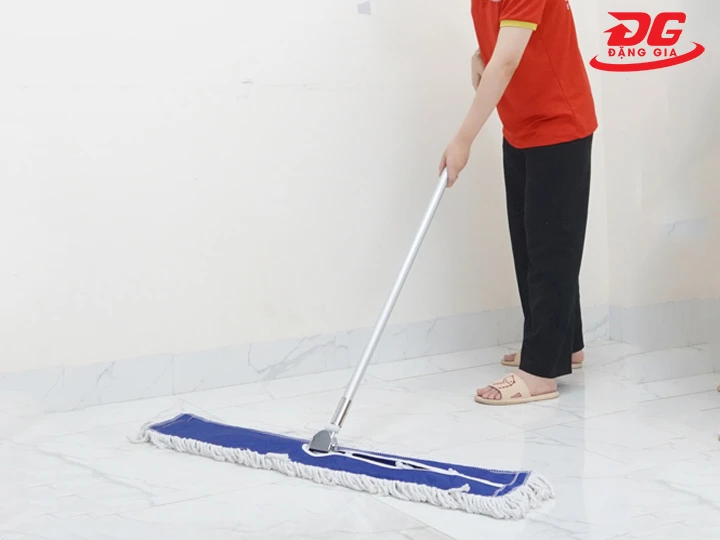Ứng dụng cây lau nhà màu xanh 90 cm