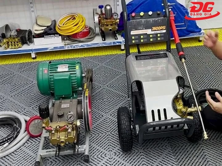 Chọn mua máy rửa xe dây đai hay máy rửa xe cao áp