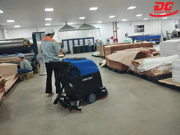 ứng dụng máy chà sàn liên hợp đẩy tay