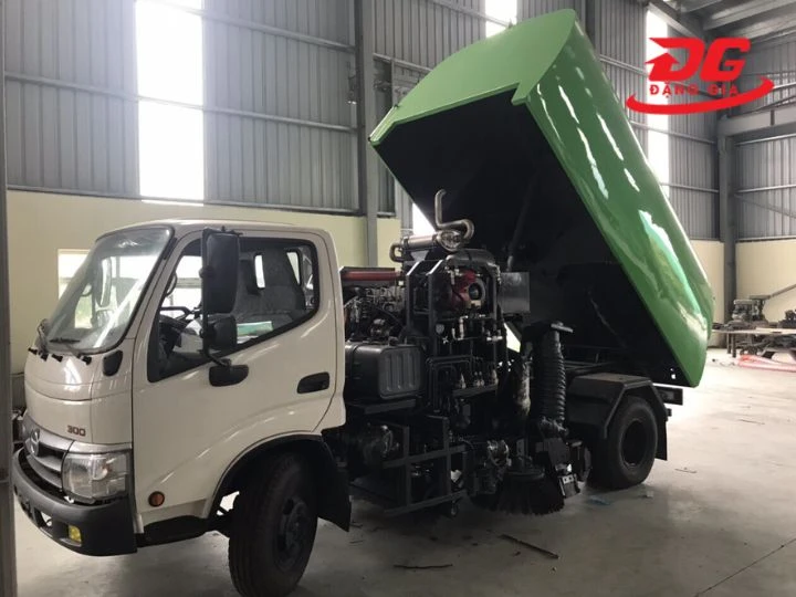 Động cơ xe quét rác hino đạt chuẩn Euro 