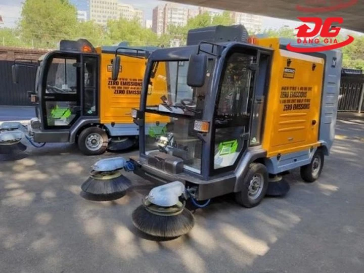 Hình ảnh thực tế để chứng minh của xe quét rác