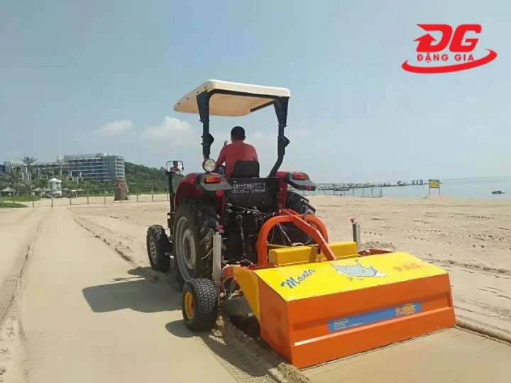 Máy quét rác ngồi lại trên biển