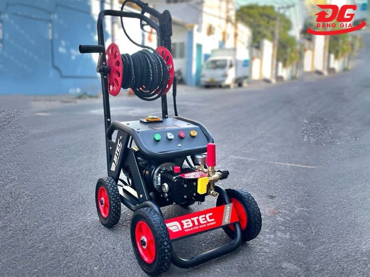 Máy rửa xe áp lực Btec BT3900VS