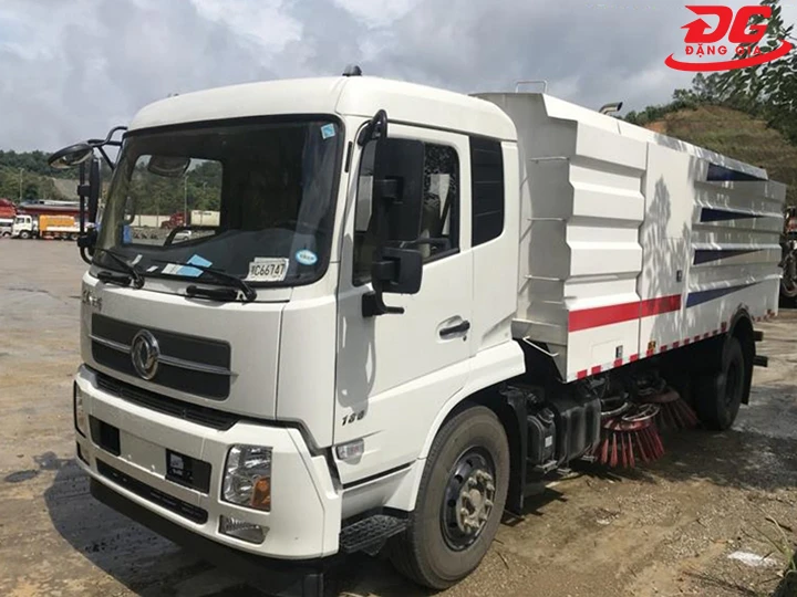 Xe quét đường Dongfeng 6 khối