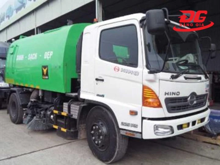 Xe quét đường hino 4.5 khối