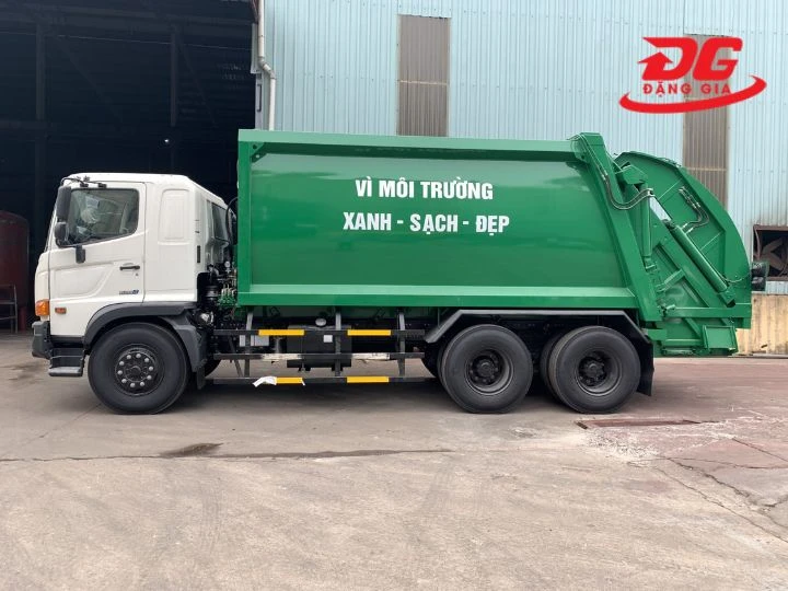 Xe quét rác hino 10 khối dung tích lớn