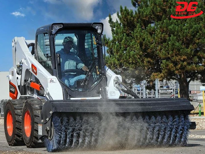 Xe quét rác Bobcat S650