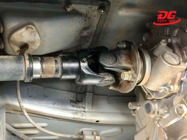 Cần bôi mỡ ở trục đăng để giảm tiếng ồn khi di chuyển
