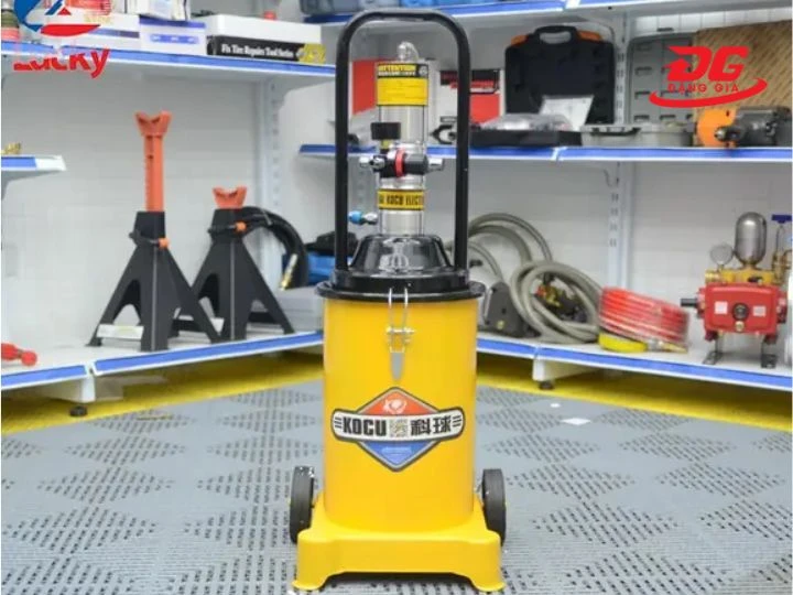Máy bơm mỡ Kocu-8 thuận tiện thay phụ kiện