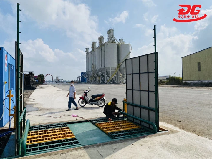lắp đặt máy rửa xe công trình