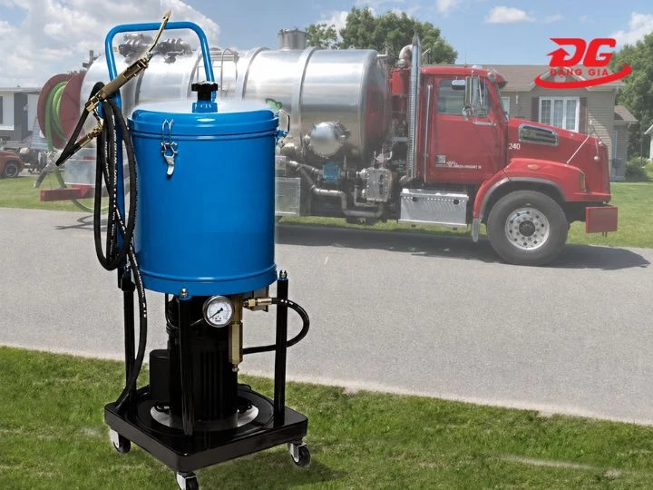 Máy bơm mỡ Palada PD-25L hoạt động với công suất cao