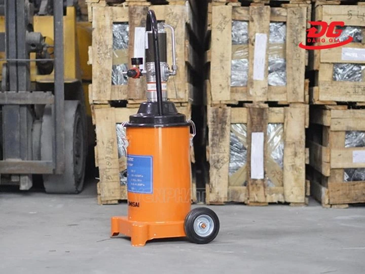 Máy bơm mỡ xe tải khí nén Kumisai KMS-12S uy tín, chất lượng