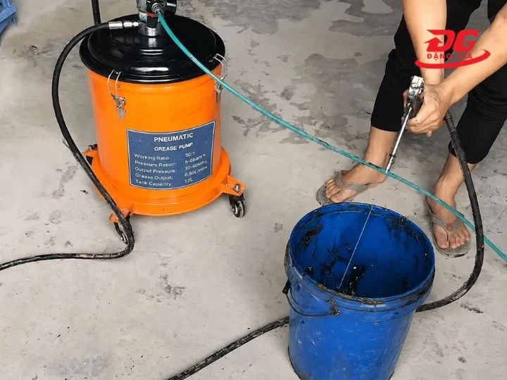 Vệ sinh đầu súng sau khi sử dụng