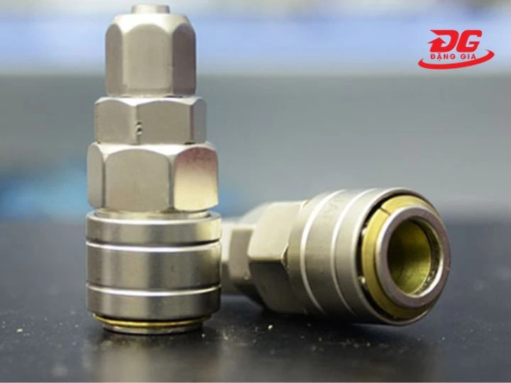 Cút nối nhanh đầu cái xoắn được sản xuất từ đồng thau, thép sẽ không bị gỉ, độ bền cao