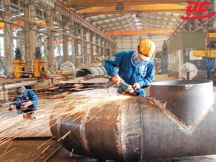 ứng dụng máy nén khí trong gia công cơ khí