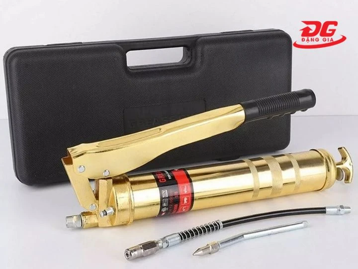 Lực bơm mạnh giúp mỡ lấp đầy khoảng trống