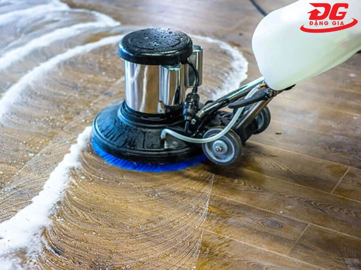 Moto máy chà sàn mạnh khỏe