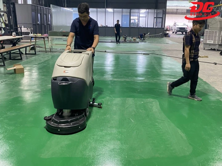 máy chà sàn tiết kiệm nhân công