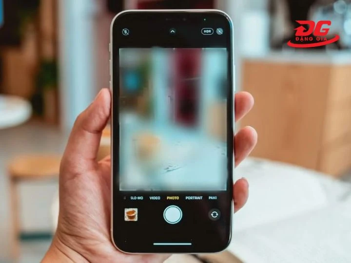 Camera điện thoại bị mờ
