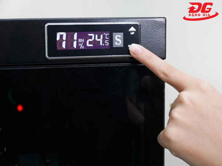 Chỉnh tủ chống ẩm 50L
