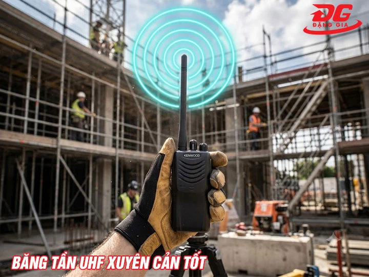 bộ đàm cầm tay Kenwood TK-U100 xuyên cản tốt