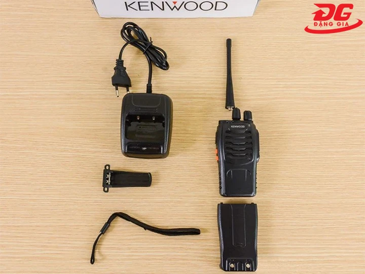 trọn bổ sản phẩm máy bộ đàm Kenwood TK 608