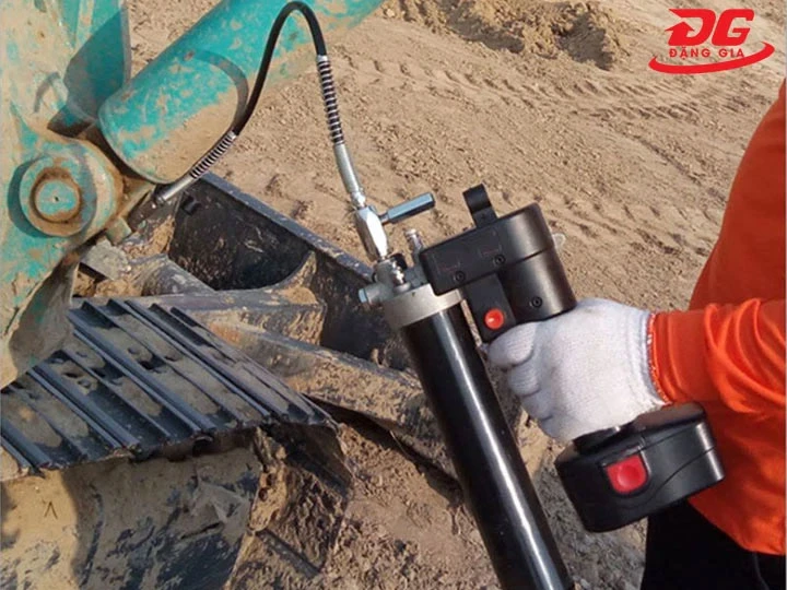 vòi bơm mỡ tra mỡ hiệu quả