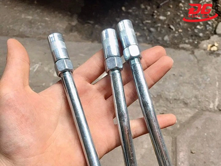 vòi bơm mỡ đầu bằng