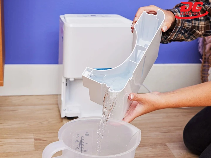 dung tích bình chứa và cơ chế thoát nước