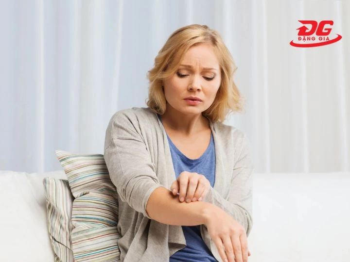Bật máy hút ẩm cả ngày sẽ bị khô da