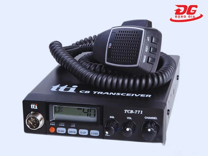 Bộ đàm cầm tay/gắn xe