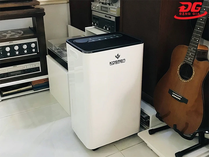 Máy hút ẩm kiêm sấy quần áo Kosmen KM-60S