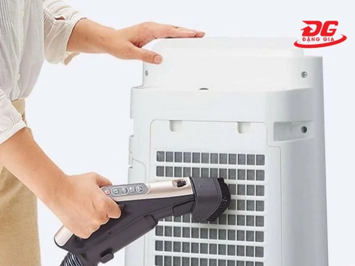Cách vệ sinh máy hút ẩm Sharp: Từng bước chuẩn, dễ làm