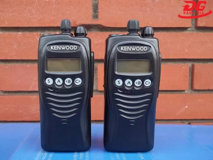 bộ đàm Kenwood TK-2212 chống va đập