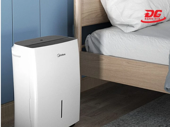 Máy hút ẩm Midea 12l CF12BD/N7-DN được trang bị bộ nhớ thông minh