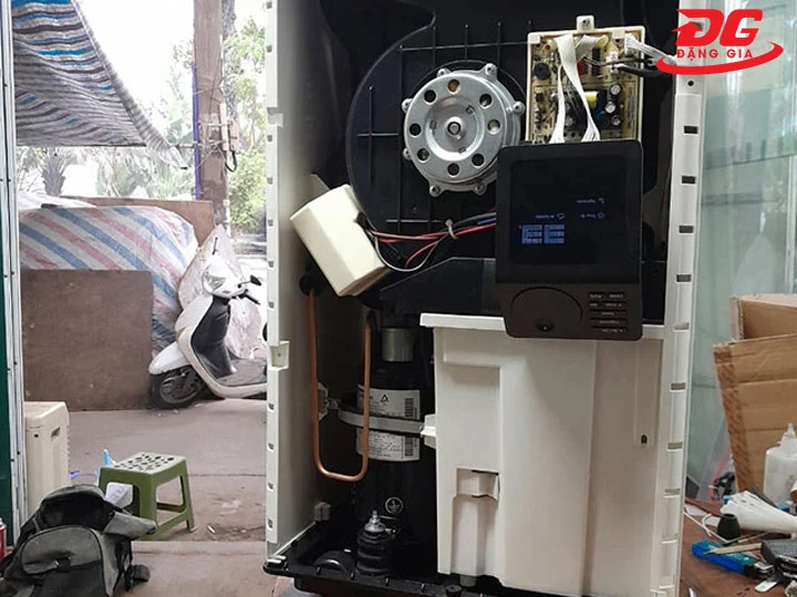Máy hút ẩm công nghiệp cũ nhanh hỏng