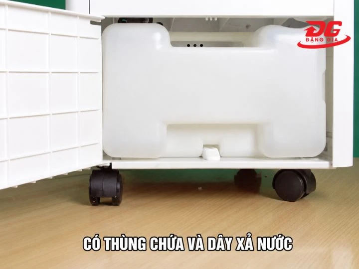 FujiE HM-588D có bình chứa nước dung tích 6L 