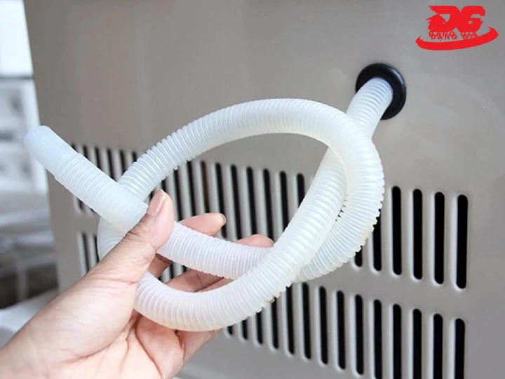Dây xả nước máy hút ẩm
