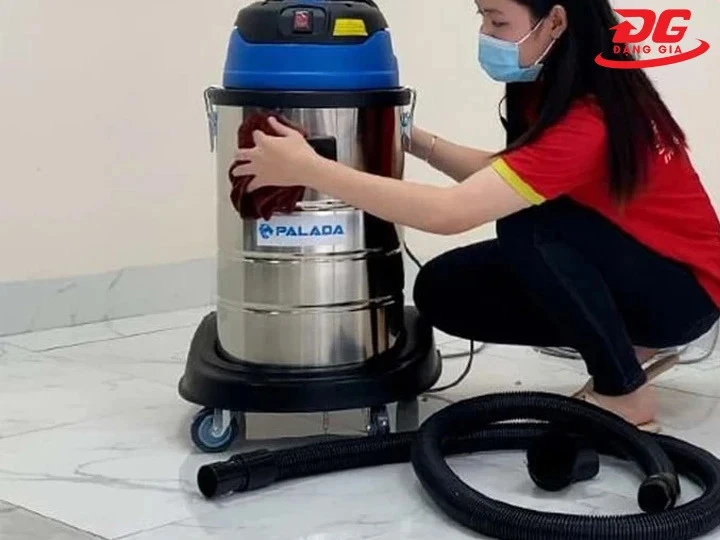 Máy hút bụi bị cháy do lắp đặt sai