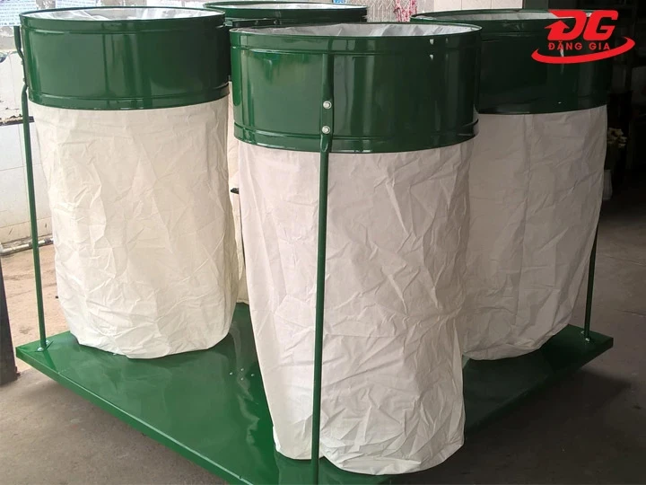 máy hút bụi 4 túi vải