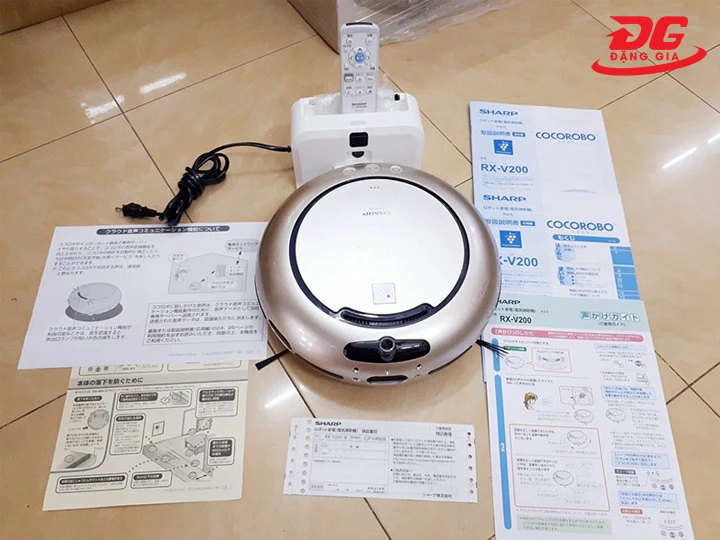 Robot Nhật bản Sharp COCOROBO RX-V200