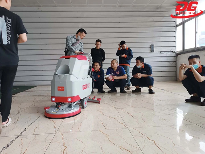 đánh giá của khách hàng về máy chà sàn Kenper S520B