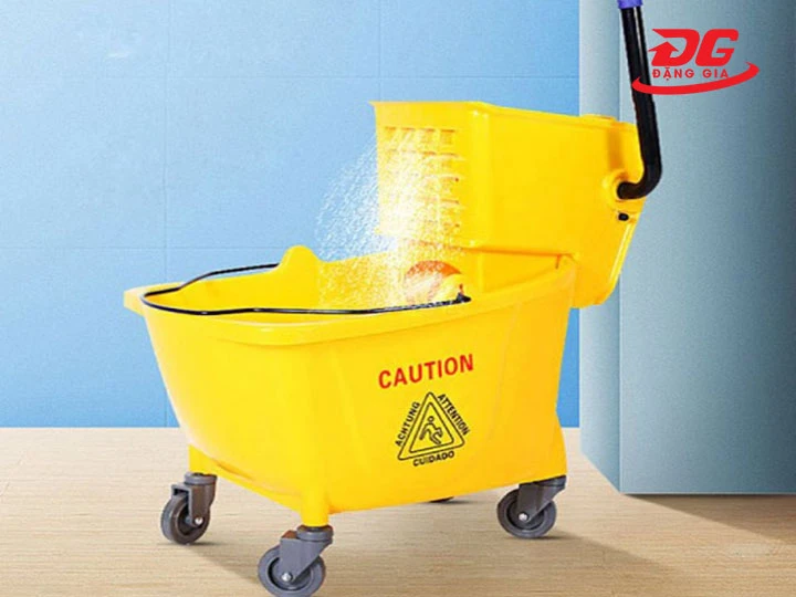 chi phí đầu tư Xe vắt móp đơn 24 lít thấp