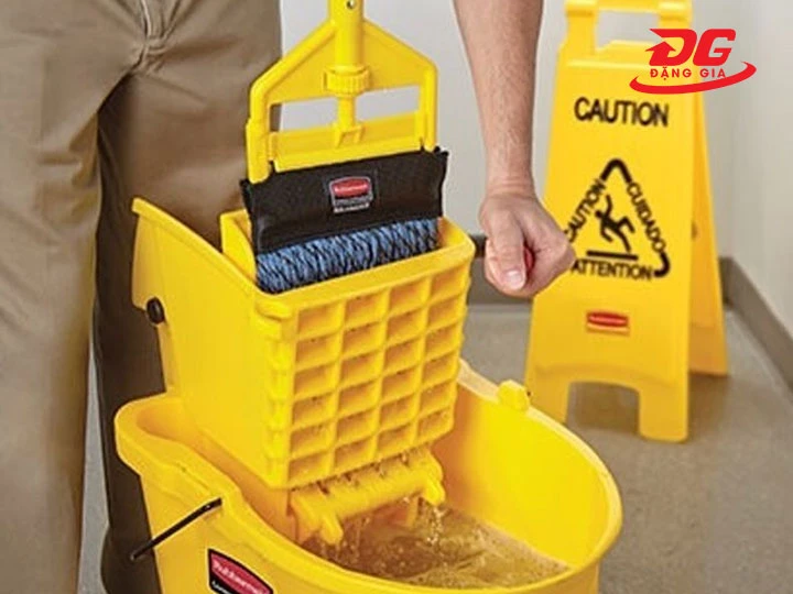 Xe vắt móp đơn 24 lít vắt nước nhanh