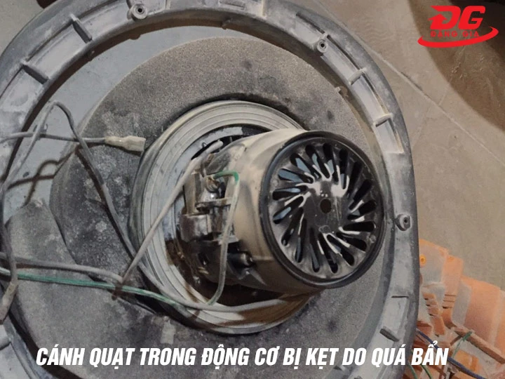máy hút bụi không chạy do quạt bị kẹt