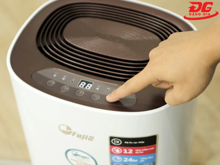 có nên bật máy hút ẩm FujiE HM-912EC-N suốt ngày đêm