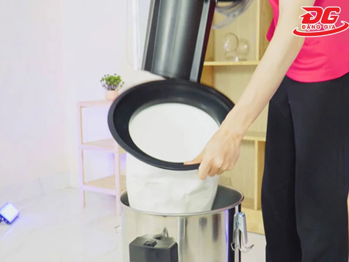 Vệ sinh Máy hút bụi công nghiệp Kumisai KMS 20