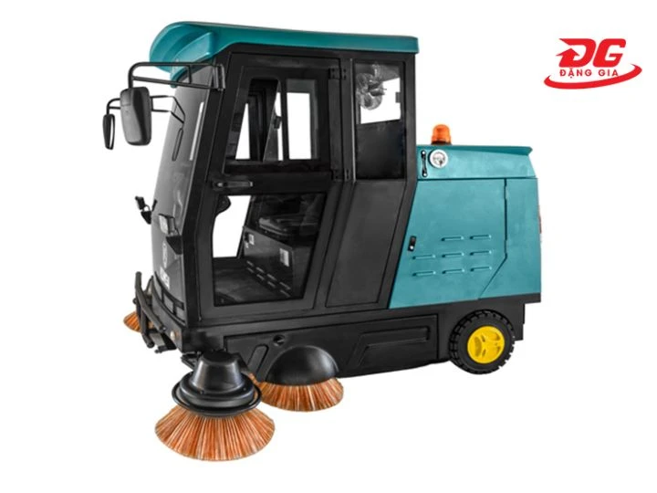 mua Xe quét rác ngồi lái Kumisai KMS 180 chính hãng