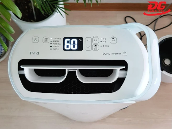 bảng điều khiển của máy