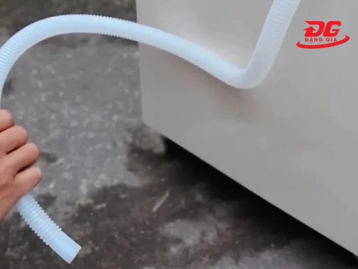 Máy hút ẩm công nghiệp Fujie HM-CFZ 10.0B tự động xả nước liên tục